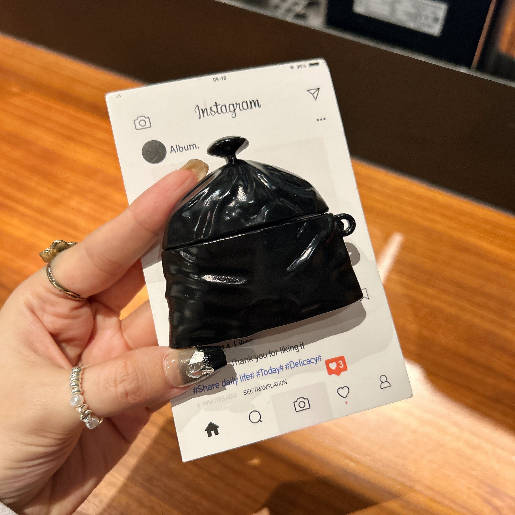 Cute Garbage Bag AirPods 1/2/3/4 Pro 1/2 Case